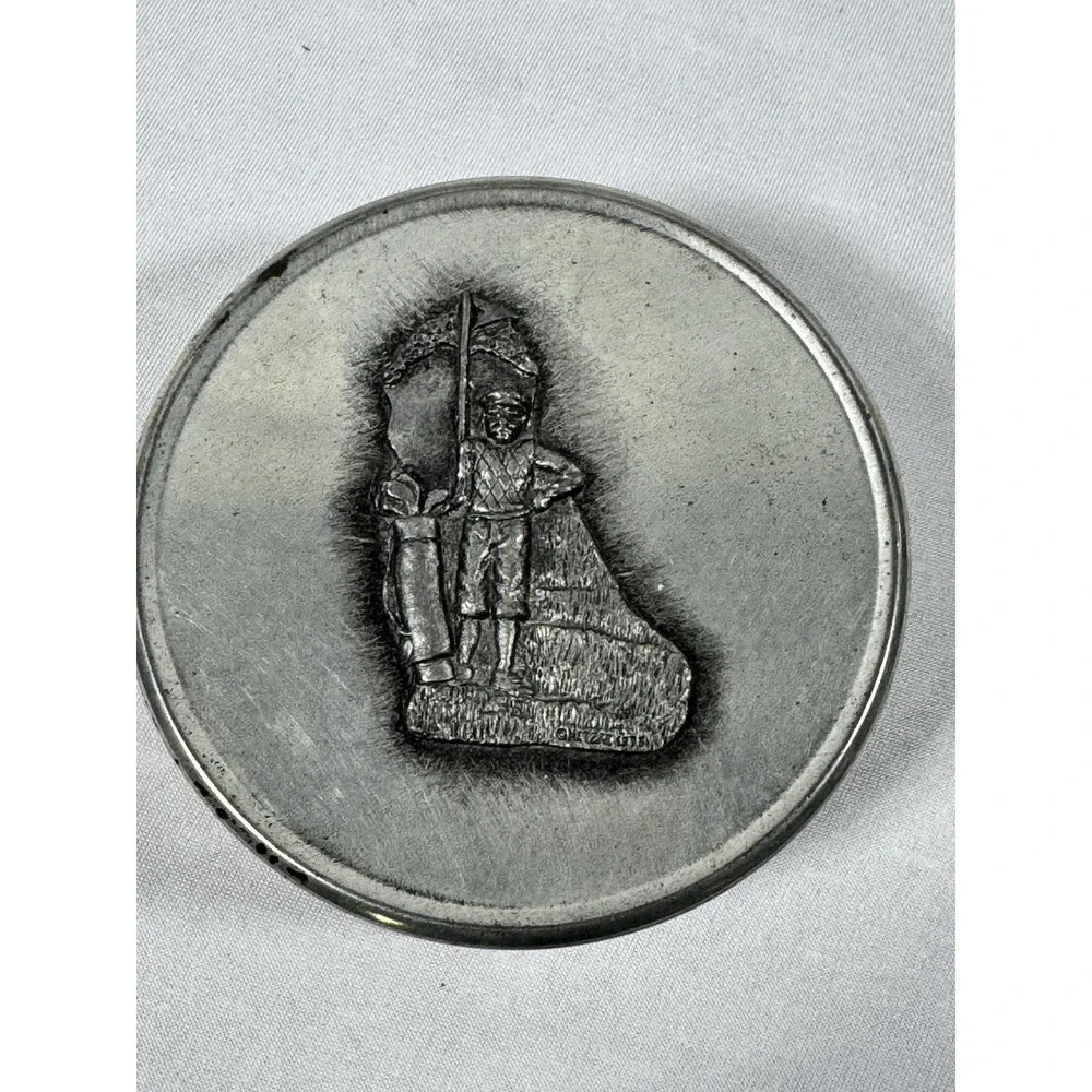 Vintage Metal Tin W/Pewter Golfer Image‎